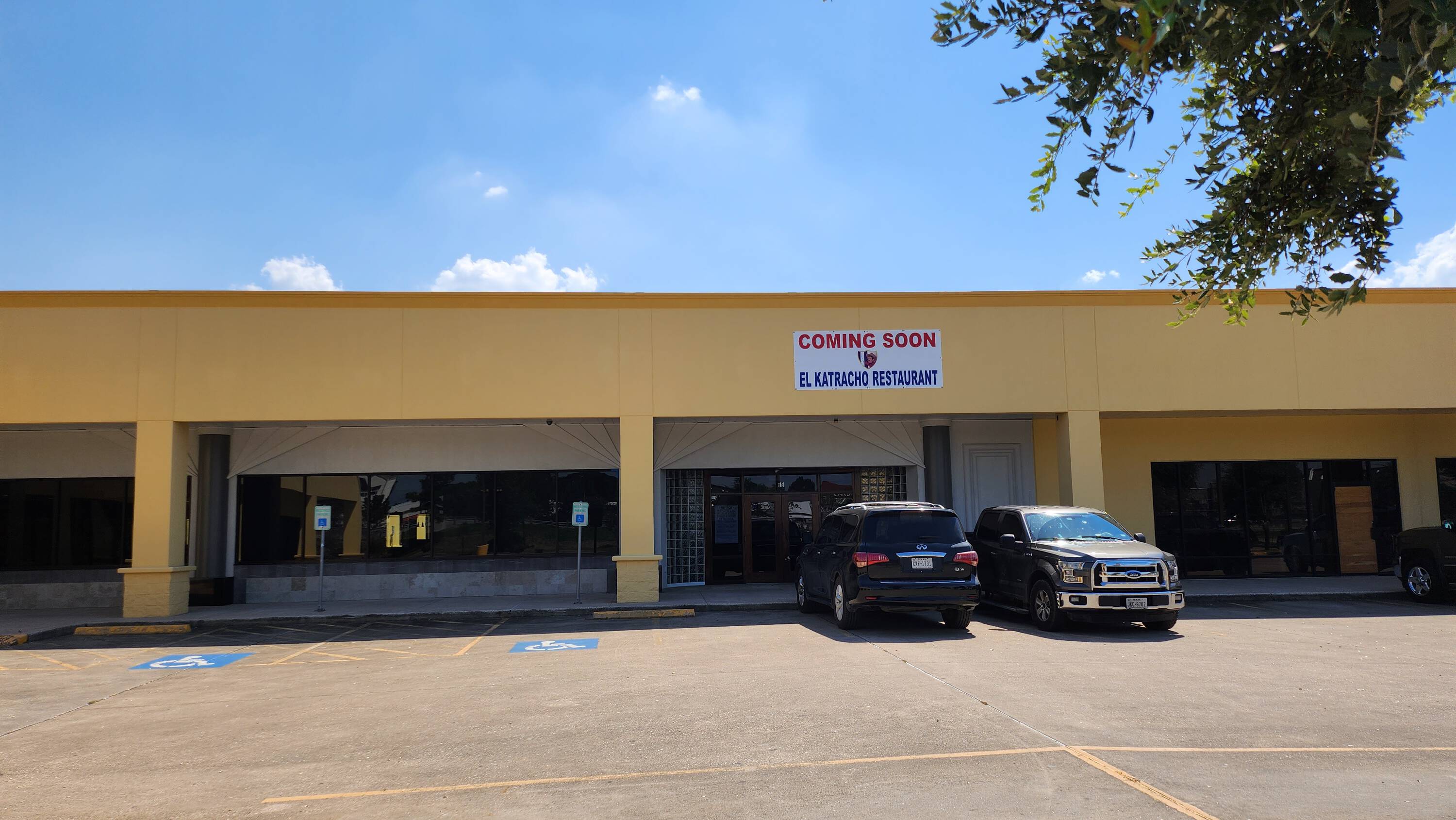 Normandy Woods Plaza Shopping Center